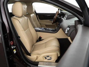 Седан Jaguar XJ 2010 года, 1749077 рублей, Москва
