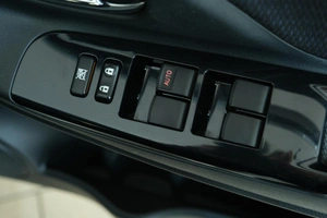 Хетчбэк Toyota Vitz 2015 года, 1199000 рублей, Омск