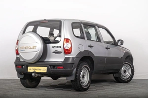 Внедорожник Chevrolet Niva 2011 года, 499000 рублей, Томск