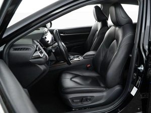 Седан Toyota Camry 2020 года, 2874444 рублей, Москва