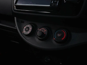 Хетчбэк Toyota Vitz 2018 года, 999654 рублей, Москва