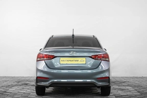 Седан Hyundai Solaris 2017 года, 999000 рублей, Кемерово