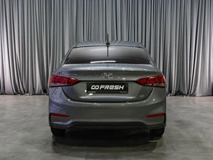 Седан Hyundai Solaris 2017 года, 999000 рублей, Тюмень