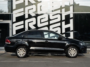 Седан Volkswagen Polo 2013 года, 860000 рублей, Волгоград
