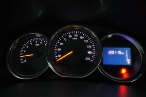 Седан Renault Logan 2017 года, 790000 рублей, Курск