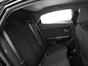 Седан Kia Rio 2017 года, 1040000 рублей, Омск