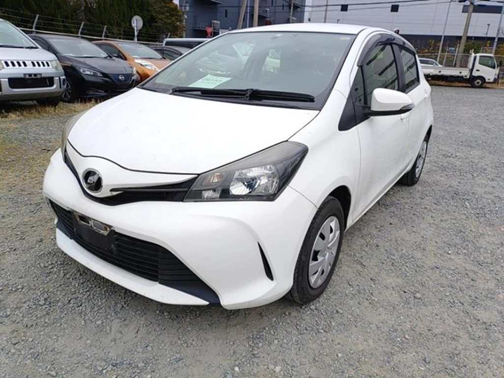 Хетчбэк Toyota Vitz 2015 года, 660000 рублей, Красноярск
