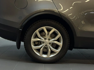 Внедорожник Land Rover Discovery 2017 года, 3647000 рублей, Красноярск