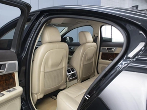 Седан Jaguar XF 2013 года, 1790000 рублей, Омск