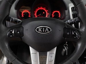 Хетчбэк Kia Ceed 2011 года, 600000 рублей, Тюмень