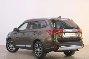Внедорожник Mitsubishi Outlander 2017 года, 1999000 рублей, Омск