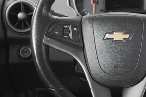 Седан Chevrolet Aveo 2013 года, 919000 рублей, Кемерово