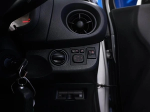 Хетчбэк Toyota Vitz 2018 года, 999654 рублей, Москва