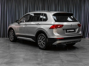 Внедорожник Volkswagen Tiguan 2018 года, 2299000 рублей, Тюмень
