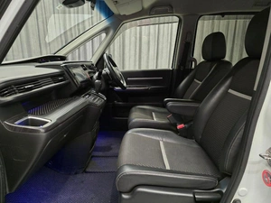 Минивэн Honda Stepwgn Spada 2015 года, 1990000 рублей, Красноярск