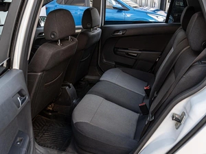 Универсал Opel Astra 2013 года, 830000 рублей, Краснодар
