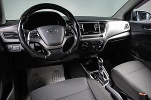 Седан Hyundai Solaris 2019 года, 1399000 рублей, Сургут