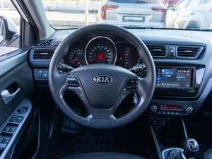 Седан Kia Rio 2016 года, 1209000 рублей, Саратов