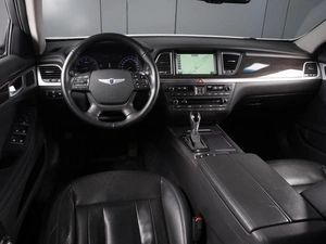 Седан Hyundai Genesis 2015 года, 2035000 рублей, Красный Пахарь