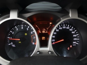 Внедорожник Nissan Juke 2013 года, 1350000 рублей, Омск