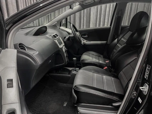 Хетчбэк Toyota Vitz 2010 года, 550000 рублей, Красноярск