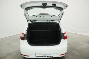 Хэтчбек Kia Rio 2012 года, 1125000 рублей, Курск