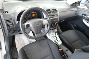 Седан Toyota Corolla 2011 года, 1239000 рублей, Омск