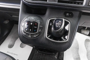 Минивэн Toyota Noah 2015 года, 1889000 рублей, Барнаул