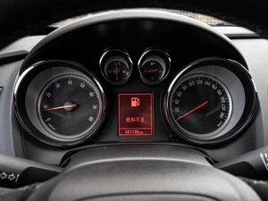 Хетчбэк Opel Astra GTC 2014 года, 1130000 рублей, Краснодар