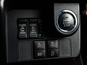 Хетчбэк Toyota Tank 2019 года, 1449000 рублей, Тюмень