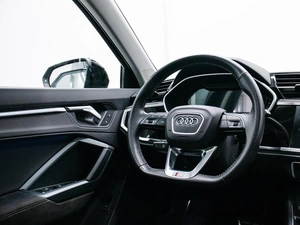 Внедорожник Audi Q3 2021 года, 4145000 рублей, Красноярск