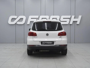 Внедорожник Volkswagen Tiguan 2012 года, 1120000 рублей, Ростов-на-Дону