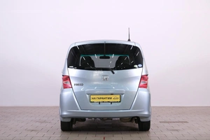 Минивэн Honda Freed 2010 года, 1199000 рублей, Омск