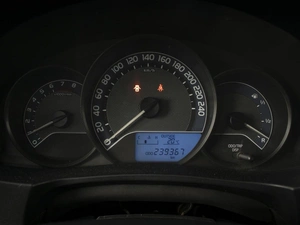 Седан Toyota Corolla 2014 года, 1100000 рублей, Омск