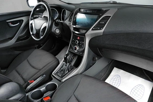Седан Hyundai Elantra 2015 года, 959000 рублей, Тюмень