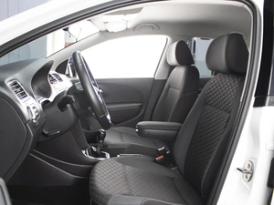 Седан Volkswagen Polo 2017 года, 950000 рублей, Омск