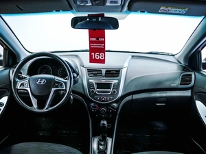 Седан Hyundai Solaris 2015 года, 990000 рублей, Красноярск