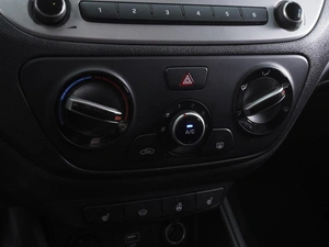 Седан Hyundai Solaris 2019 года, 1570000 рублей, Ростов-на-Дону