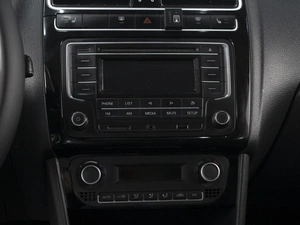 Седан Volkswagen Polo 2017 года, 1050000 рублей, Омск