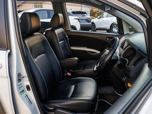 Минивэн Toyota Isis 2012 года, 1550000 рублей, Большой Сочи