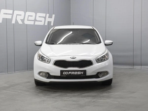 Хетчбэк Kia Ceed 2014 года, 1120000 рублей, Омск
