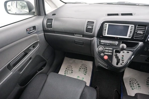 Минивэн Toyota Wish 2004 года, 869000 рублей, Красноярск