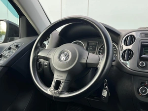 Внедорожник Volkswagen Tiguan 2011 года, 1160000 рублей, Ижевск