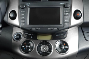 Внедорожник Toyota RAV4 2011 года, 1359000 рублей, Тюмень