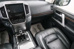 Внедорожник Toyota Land Cruiser 2018 года, 5999000 рублей, Красноярск