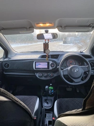 Хетчбэк Toyota Vitz 2013 года, 800000 рублей, Красноярск