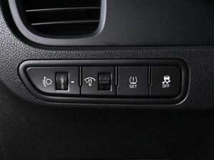 Хетчбэк Kia Rio X-Line 2018 года, 1599000 рублей, Аксай