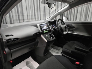 Минивэн Toyota Wish 2012 года, 1360000 рублей, Красноярск