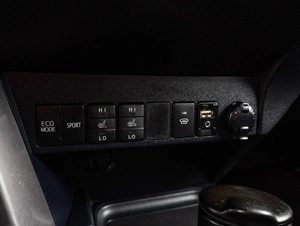 Внедорожник Toyota RAV4 2016 года, 2279000 рублей, Тюмень