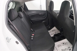 Хетчбэк Toyota Vitz 2016 года, 919000 рублей, Красноярск